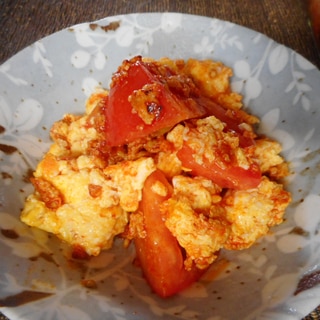 ひき肉とトマトのピリ辛卵炒め